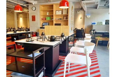 關(guān)于商用無煙火鍋?zhàn)佬吞?><div><h3>關(guān)于商用無煙火鍋?zhàn)佬吞?/h3><p>今天我們講講商用無煙火鍋?zhàn)佬吞?，現(xiàn)在市面上的無煙火鍋?zhàn)牢寤ò碎T，一般無煙火鍋?zhàn)酪芜@些都是沒有規(guī)定的通用型號的，因?yàn)槌怯幸恍┨厥庑枨笮枰绲赜蛸徺I無煙火鍋?zhàn)溃駝t...</p><p>2020-10-19</p></div></a></li><li><a href=