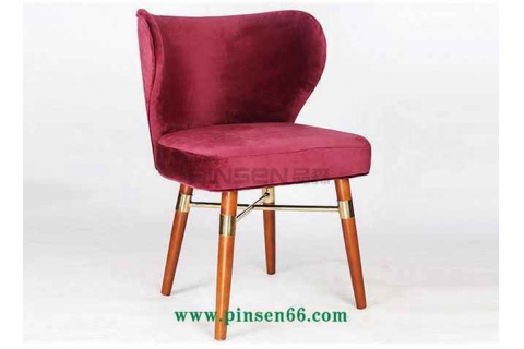 實(shí)木軟包框腳休閑椅