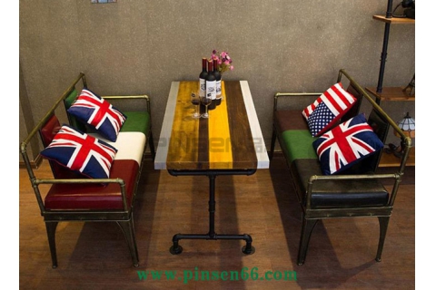 美式復(fù)古工業(yè)風(fēng)單多人酒吧餐桌椅咖啡廳餐桌椅做舊創(chuàng)意鐵藝餐桌椅